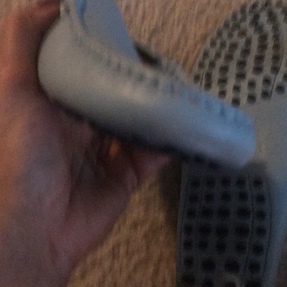 Shoes - Picture 5 of 7